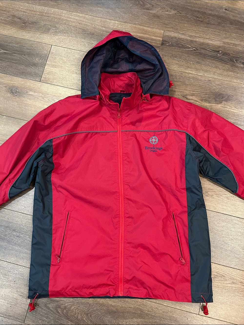 Vintage Cheneral red windbreaker rain jacket